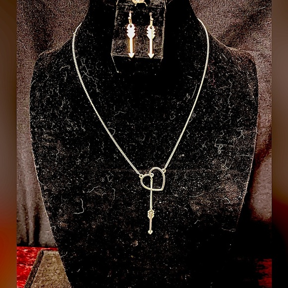 Avon “Shot of Love” Sterling Silver plated Necklace & Earrings GiftSet NIB - Picture 1 of 8